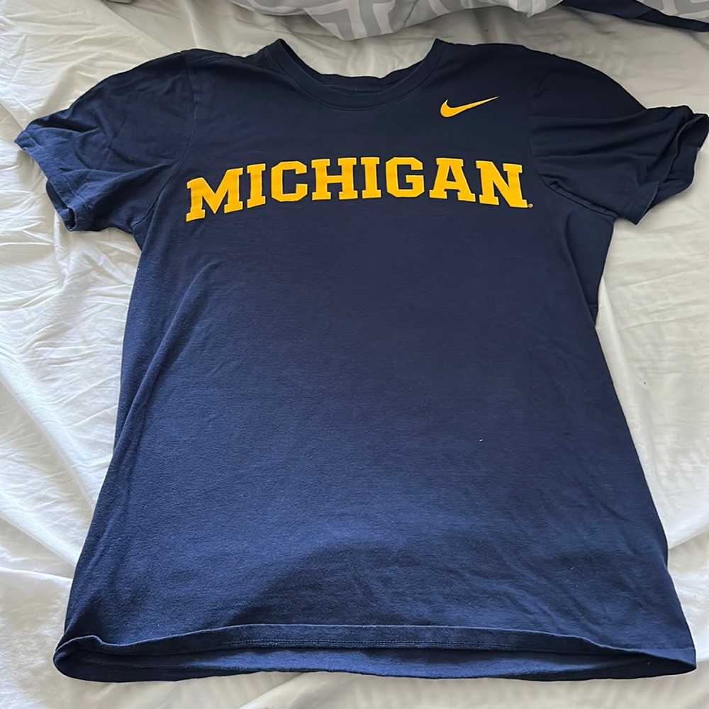 Nike Michigan T-shirt. Size Small